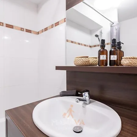 Le Tikehau 4pers, 10min Disneyland Paris Apartment Montevrain